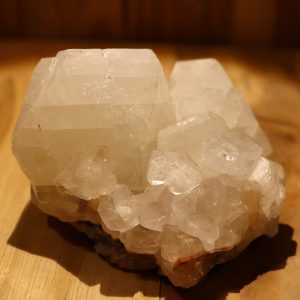 Stalactiet Chalcedoon met Stilbiet en Apofyliet