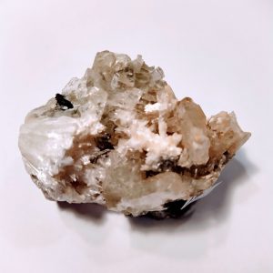 India mineralen 5 – Apofyliet en stilbiet op moedergesteente